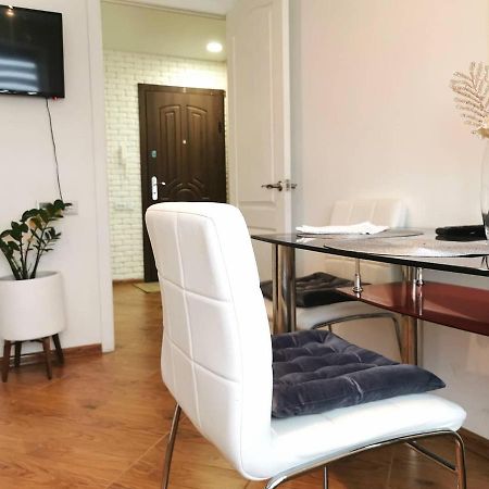 Studio Apartment in the center Shostka Esterno foto