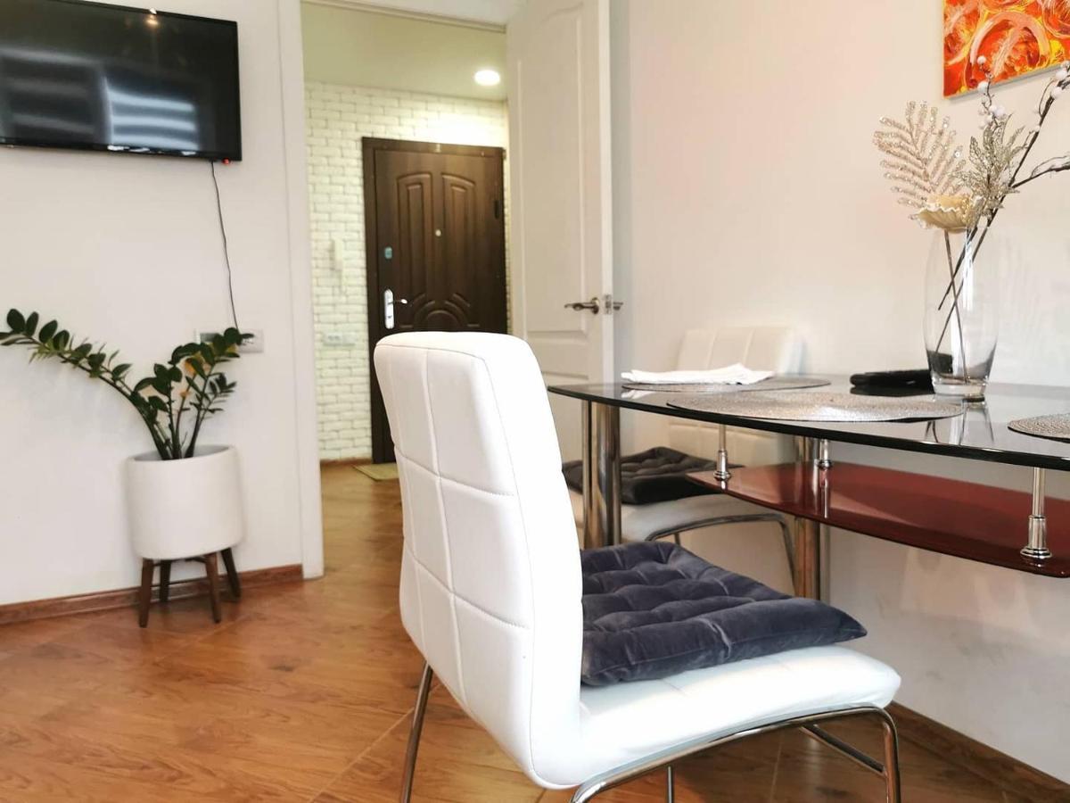 Studio Apartment in the center Shostka Esterno foto